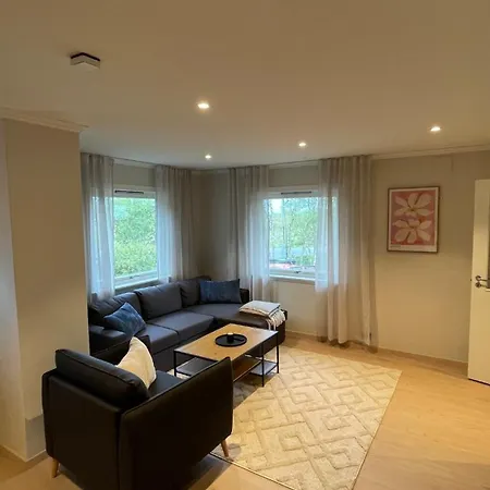 Tverrfjell Apartment Hopen (Austvagoy)