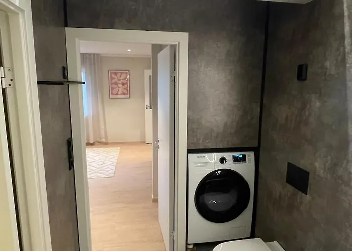 Tverrfjell * Hopen (Austvagoy)